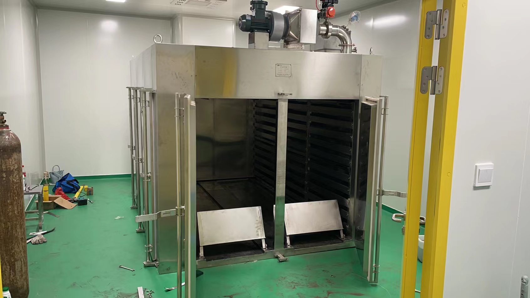 热风循环烘箱车间生产视频